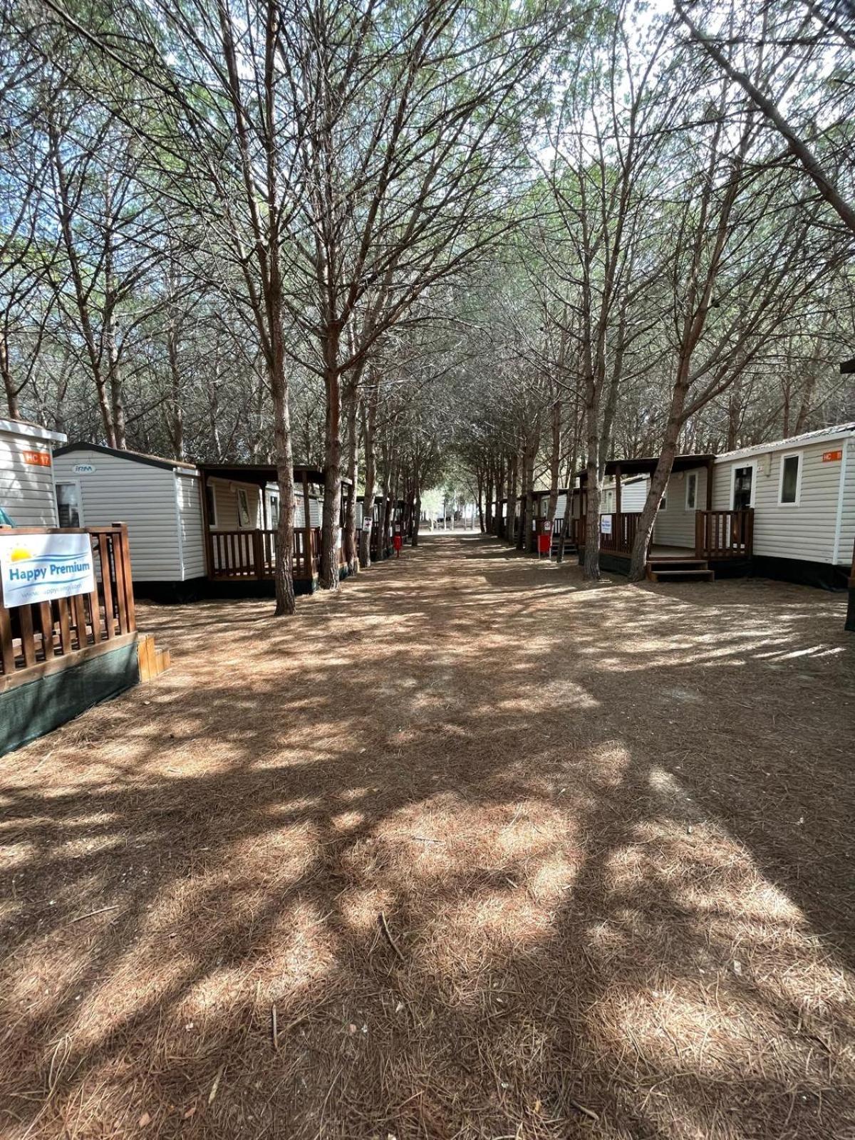 Happy Camp Mobile Homes In Camping Iscrixedda ロッツォラーイ エクステリア 写真