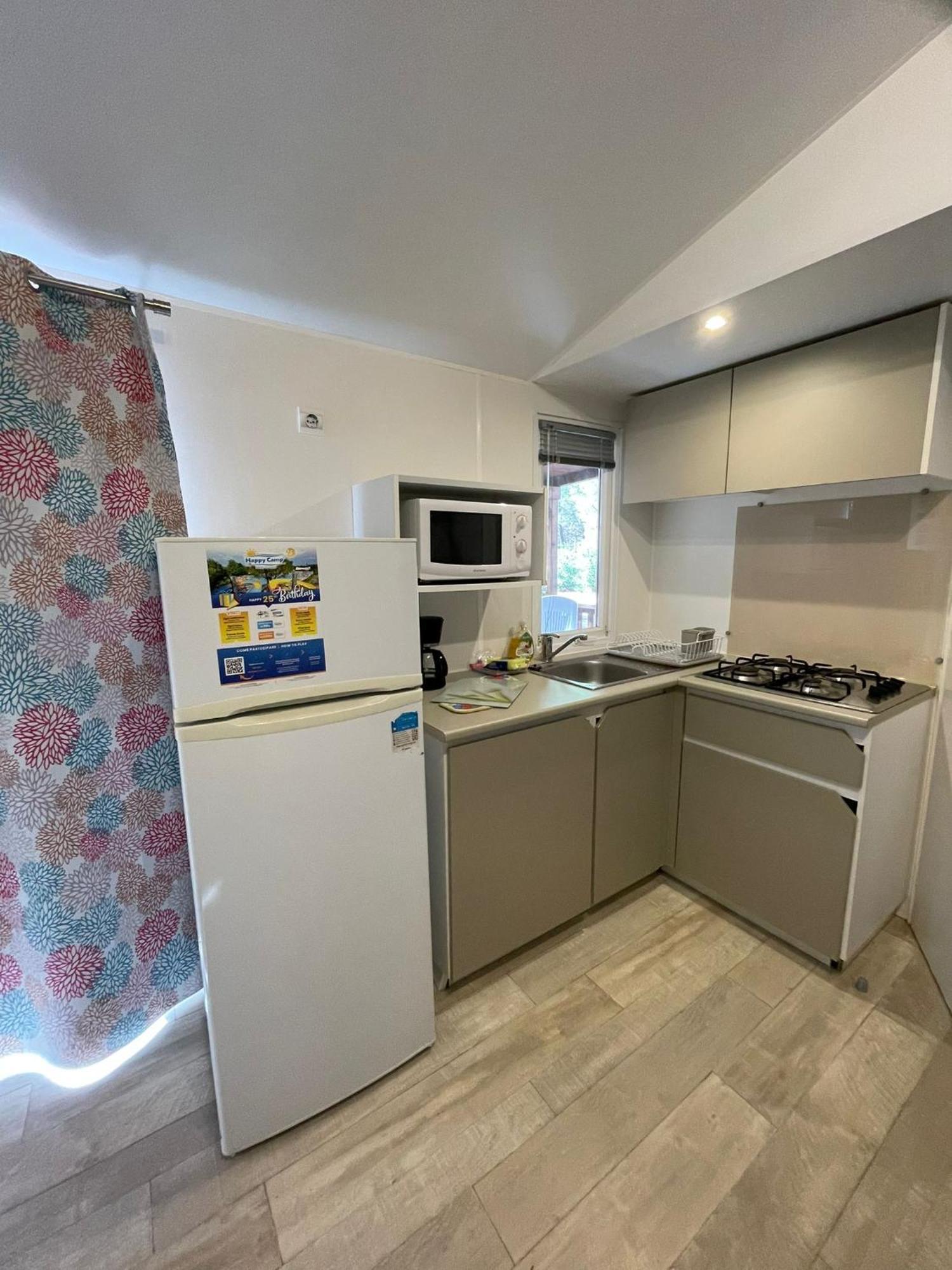 Happy Camp Mobile Homes In Camping Iscrixedda ロッツォラーイ エクステリア 写真